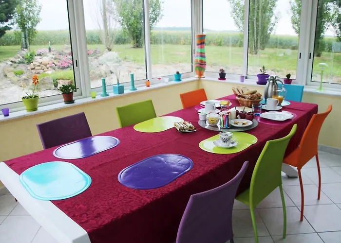 Domaine De La Pendule Bed & Breakfast 3*